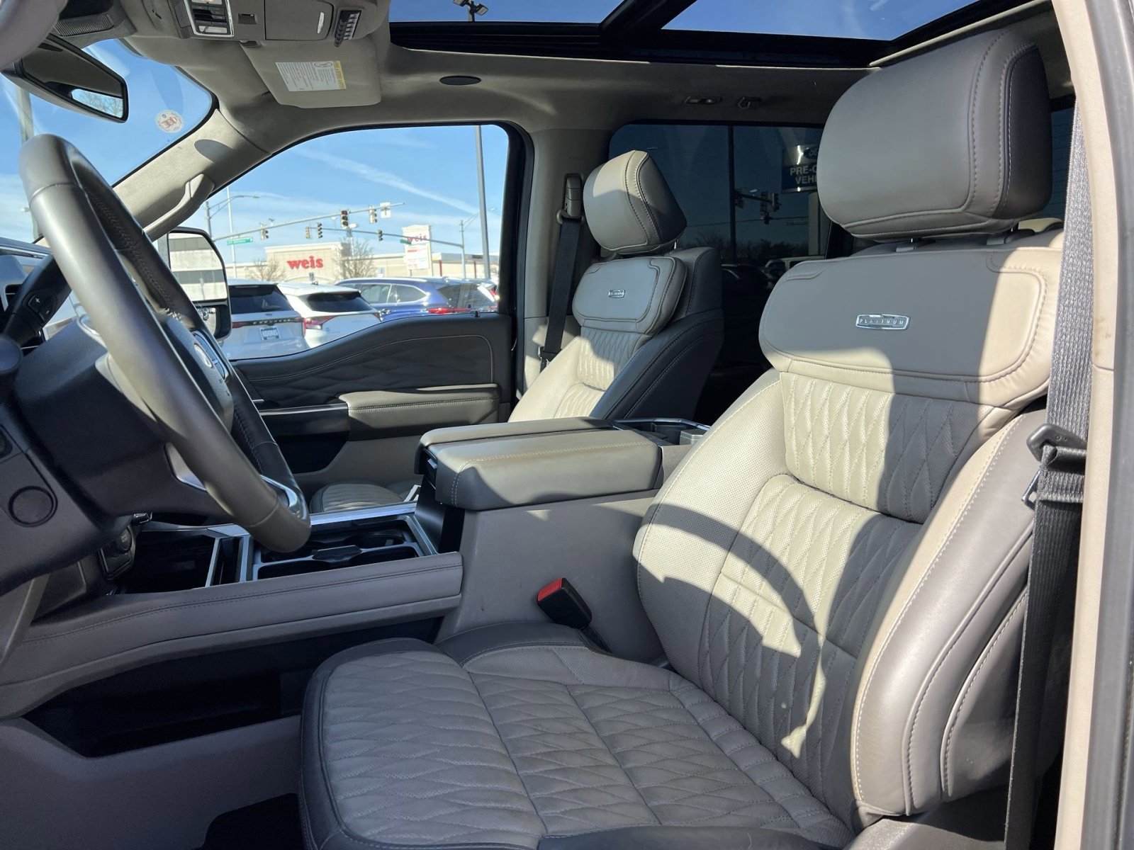 Certified 2025 Ford F450 Platinum w/ Platinum Plus Package image 13