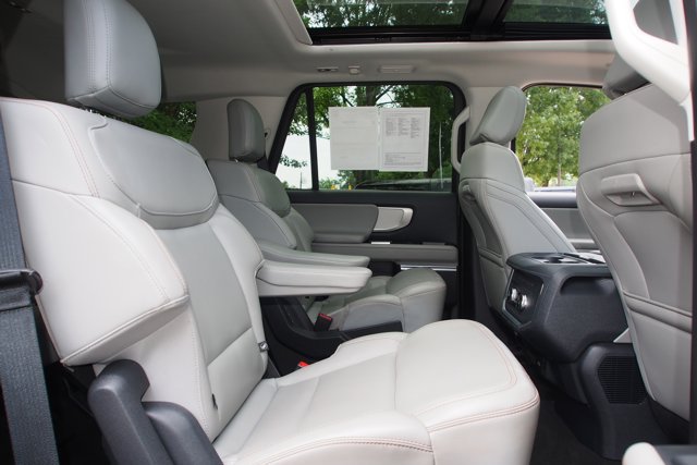 Certified 2025 Ford Expedition Active AWD/4WD image 14