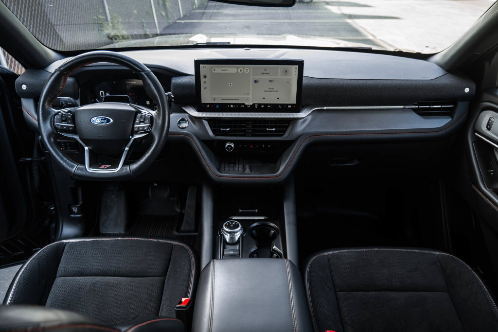 Certified 2025 Ford Explorer ST AWD/4WD image 21