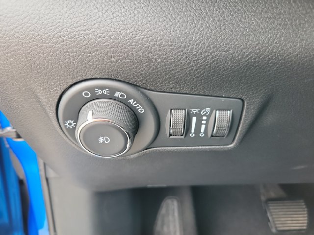Used 2024 Jeep Compass Latitude AWD/4WD image 23