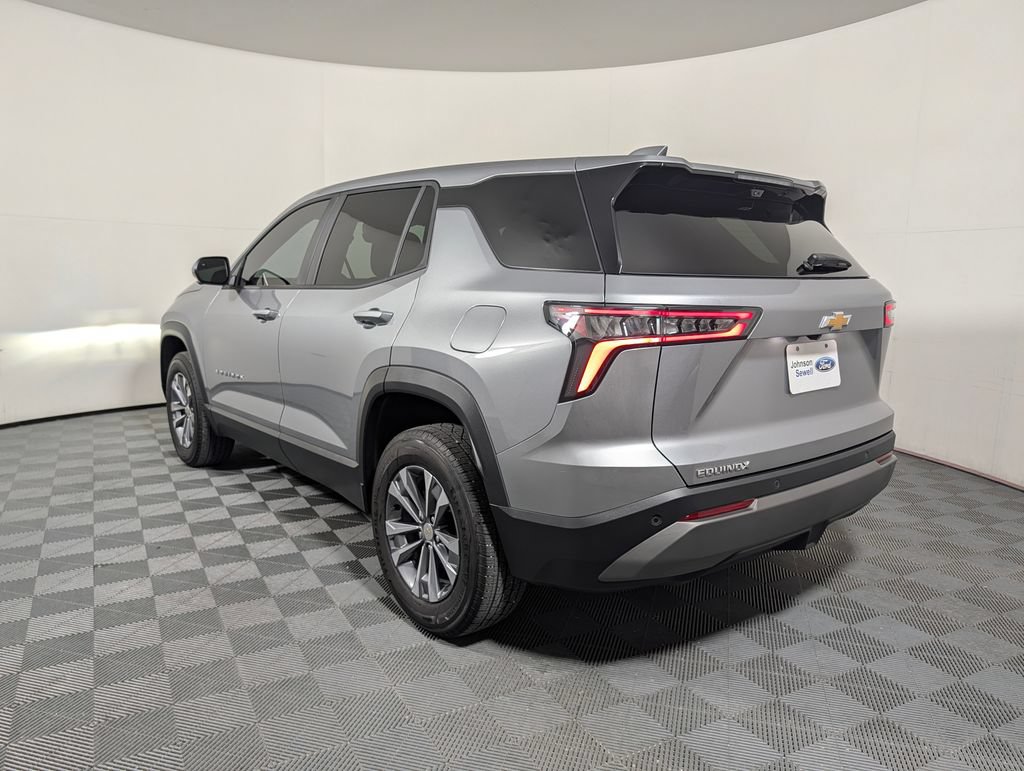 Used 2025 Chevrolet Equinox LT w/ Safety and Technology Package FWD image 5