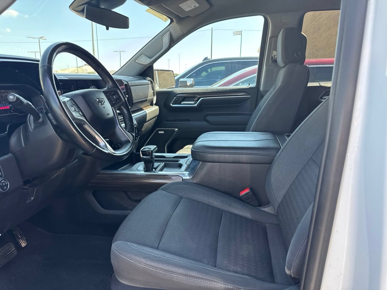 Used 2023 Chevrolet Silverado 1500 LT Trail Boss w/ Convenience Package II AWD/4WD image 8