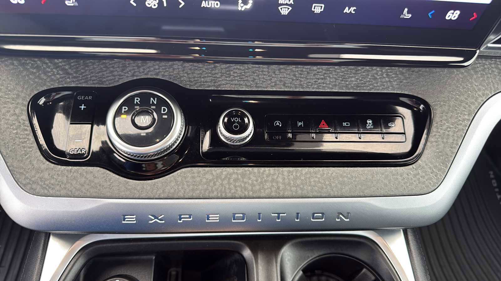 Certified 2025 Ford Expedition Tremor image 16