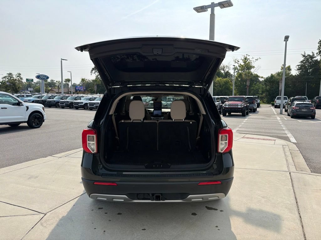Certified 2023 Ford Explorer XLT w/ Equipment Group 202A RWD image 7
