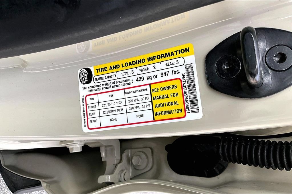 Certified 2025 Ford Mustang Mach-E Premium AWD/4WD image 32