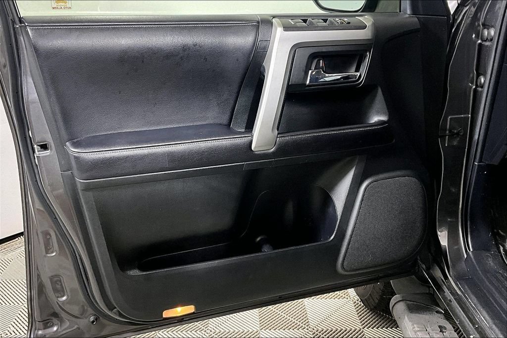 Used 2019 Toyota 4Runner SR5 RWD image 18