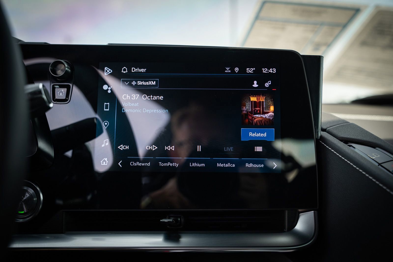 Used 2025 Chevrolet Corvette Stingray Coupe w/ 1LT image 46