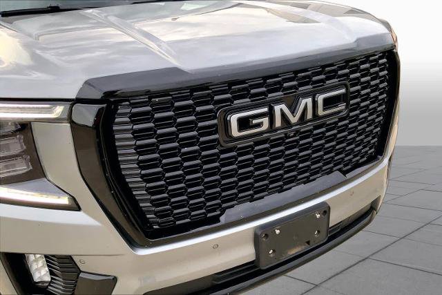 Used 2024 GMC Yukon XL Denali AWD/4WD image 30