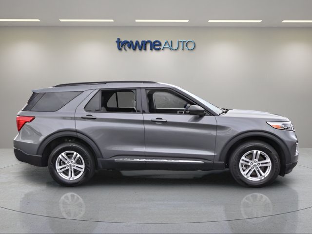 Certified 2023 Ford Explorer XLT w/ Equipment Group 202A AWD/4WD image 8