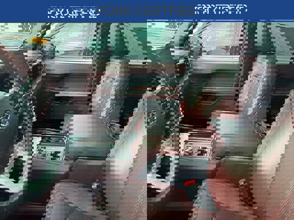 Certified 2024 Ford Expedition Limited image 3