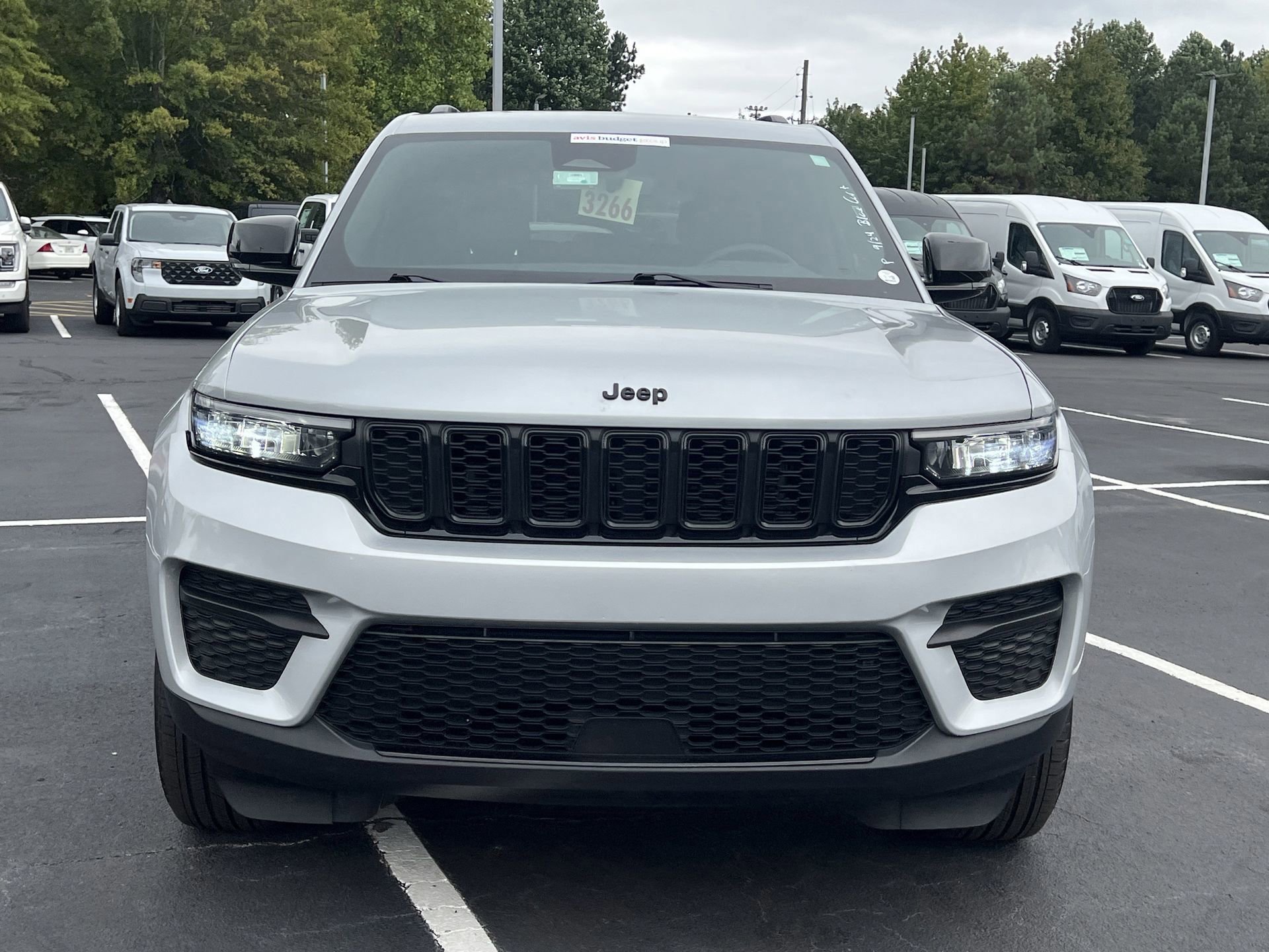 Used 2024 Jeep Grand Cherokee Altitude image 8