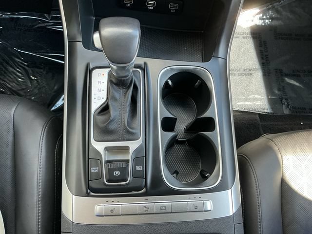 Used 2024 Kia Carnival LX FWD image 24