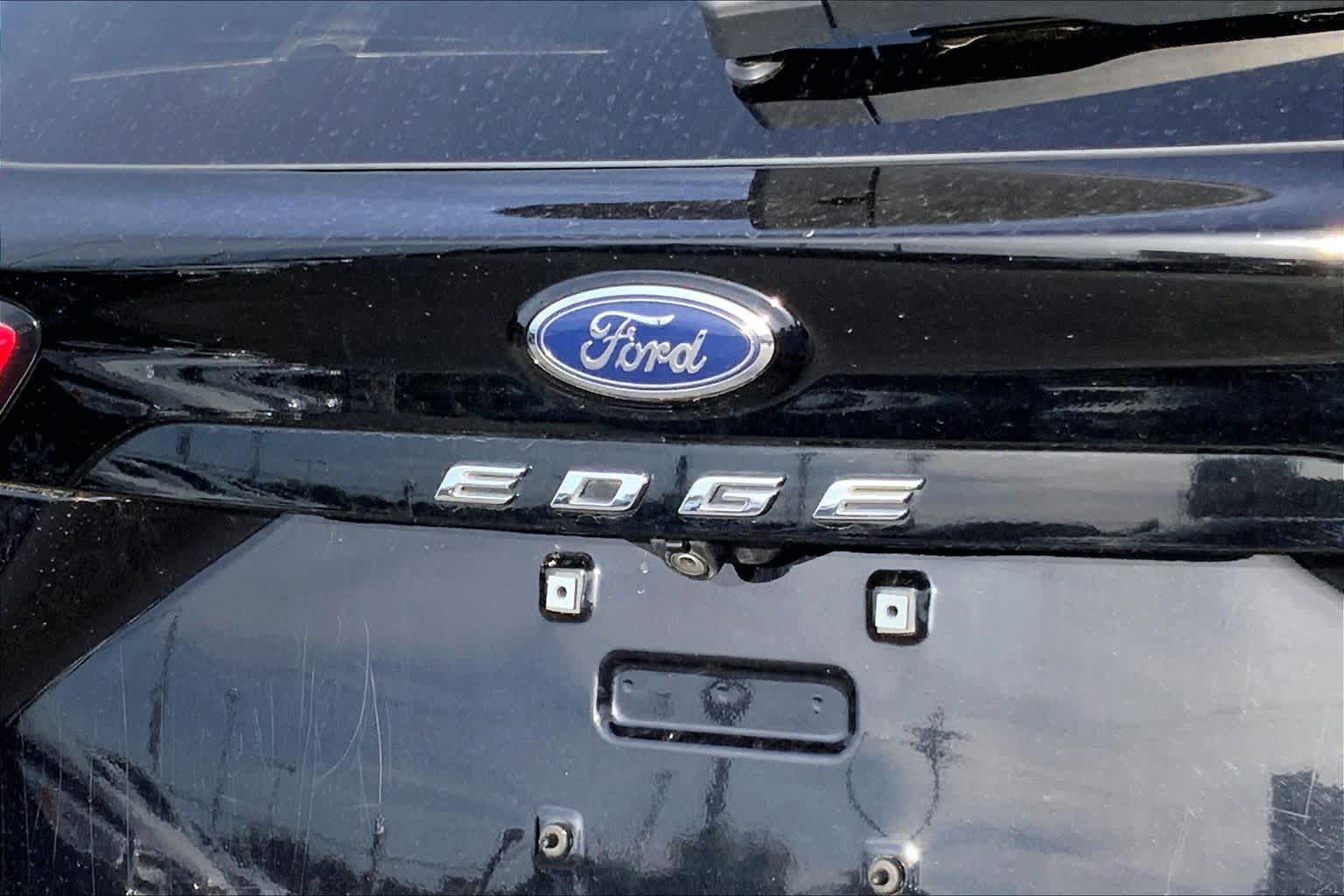 Certified 2022 Ford Edge Titanium AWD/4WD image 27