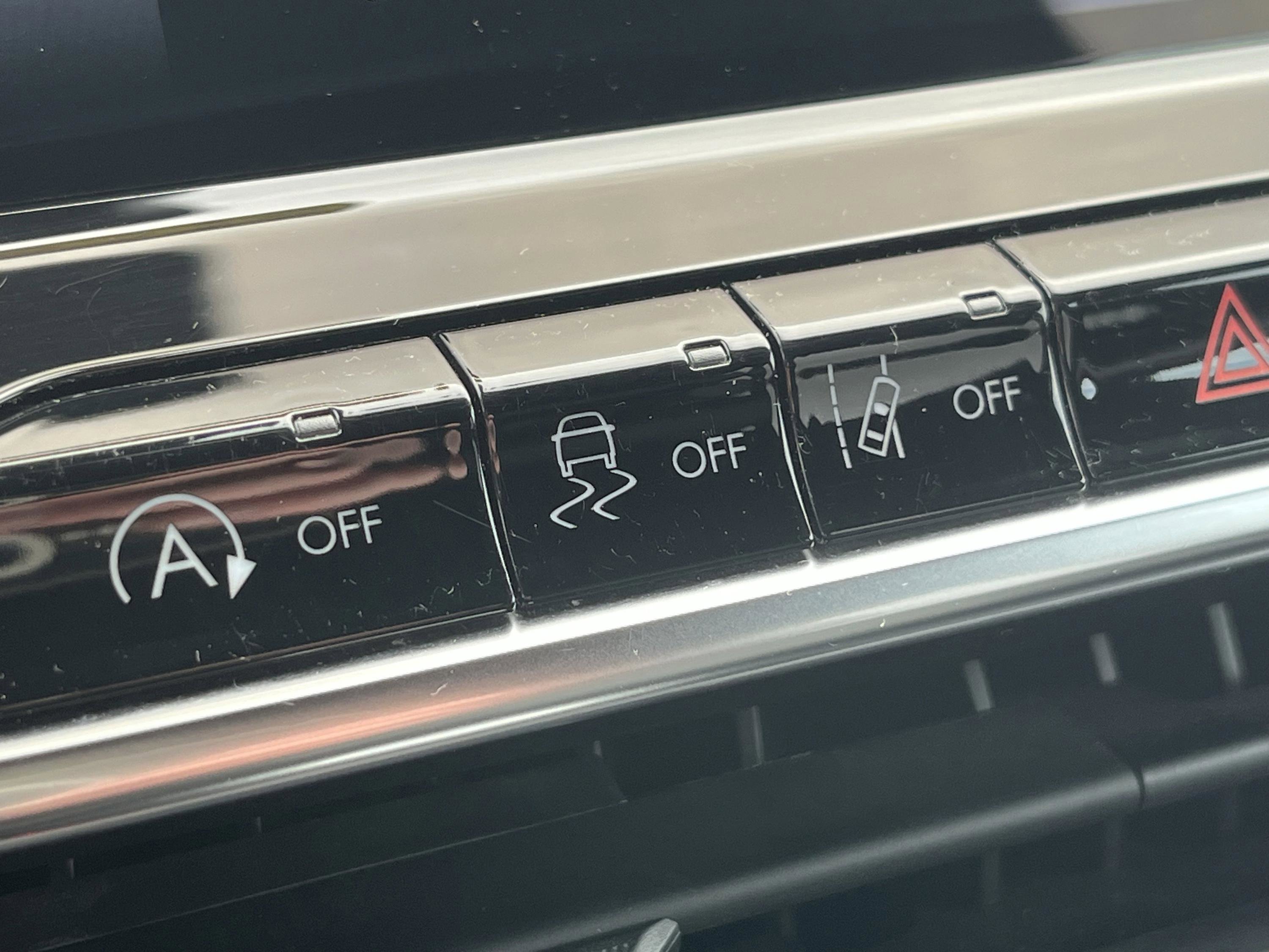 Used 2023 Jeep Compass Limited image 24