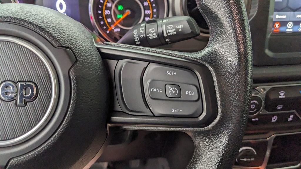 Used 2023 Jeep Wrangler Willys AWD/4WD image 29
