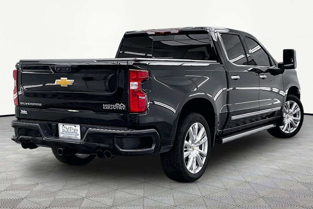 Used 2024 Chevrolet Silverado 1500 High Country w/ High Country Premium Package AWD/4WD image 2