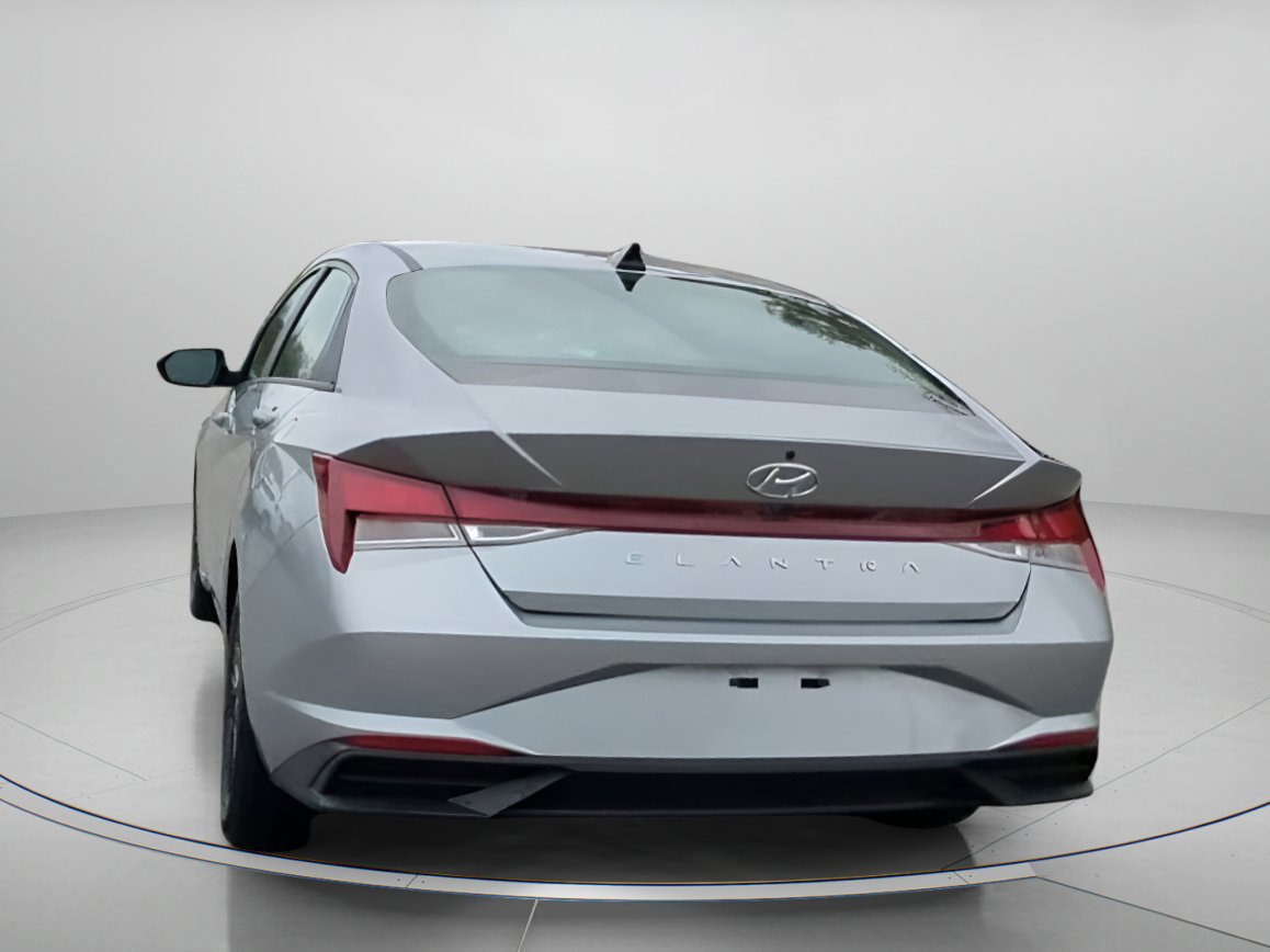 Used 2023 Hyundai Elantra SEL w/ Cargo Package image 15