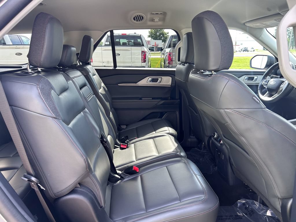 Certified 2025 Ford Explorer Active w/ Active Comfort Package AWD/4WD image 21