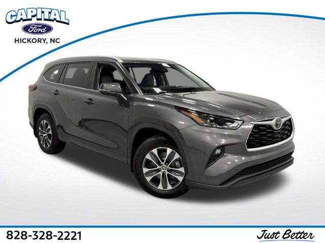 Used 2023 Toyota Highlander XLE FWD image 1