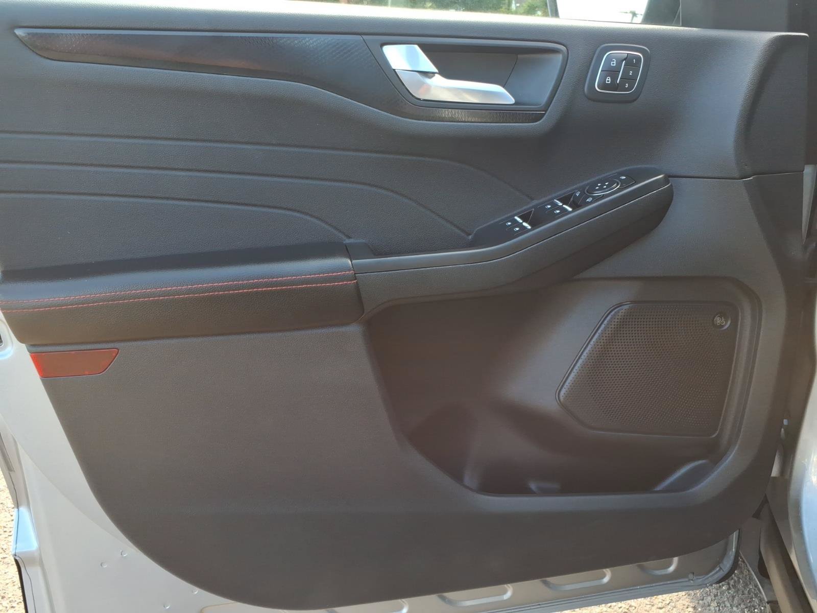 Certified 2022 Ford Escape SEL w/ SEL Stealth AWD Package image 16