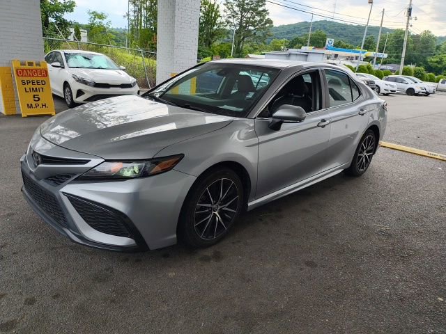 Used 2022 Toyota Camry SE FWD image 5