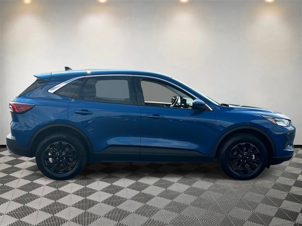 Certified 2023 Ford Escape Active w/ Tech Pack #2 AWD/4WD image 2