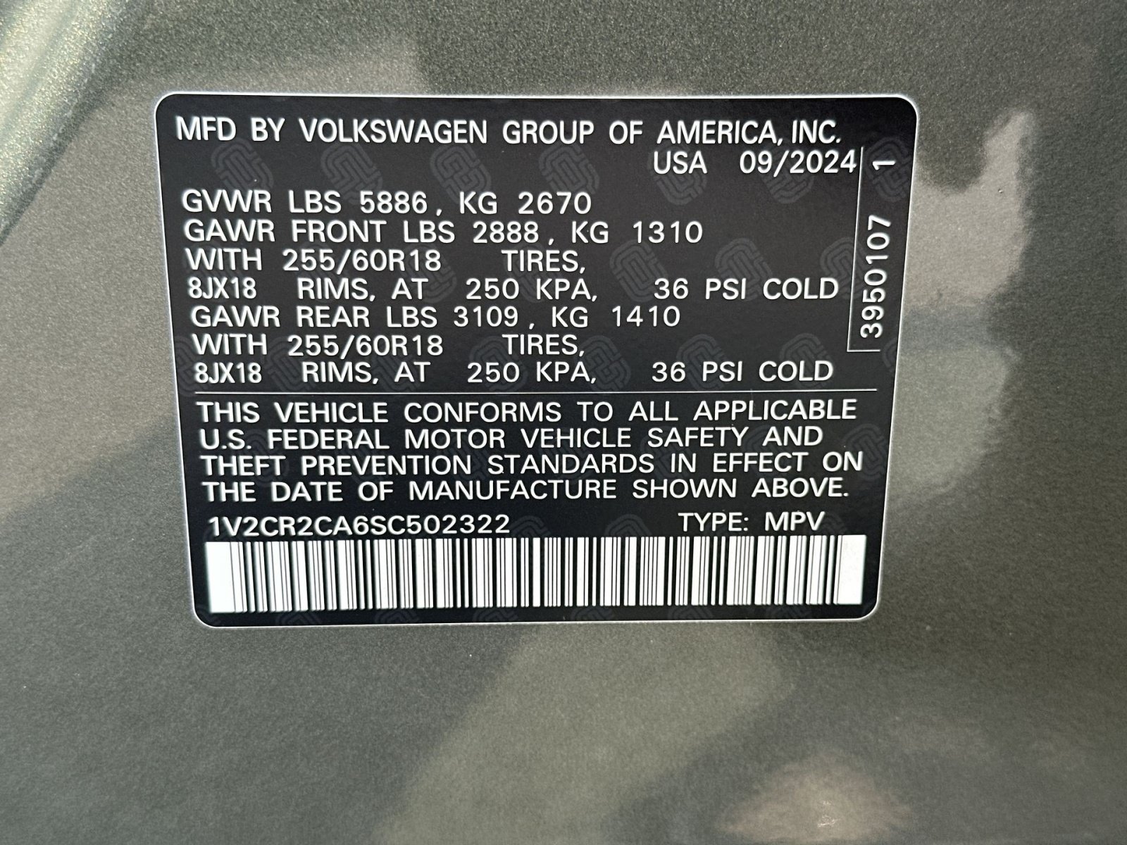 Used 2025 Volkswagen Atlas Peak Edition SE AWD/4WD image 37