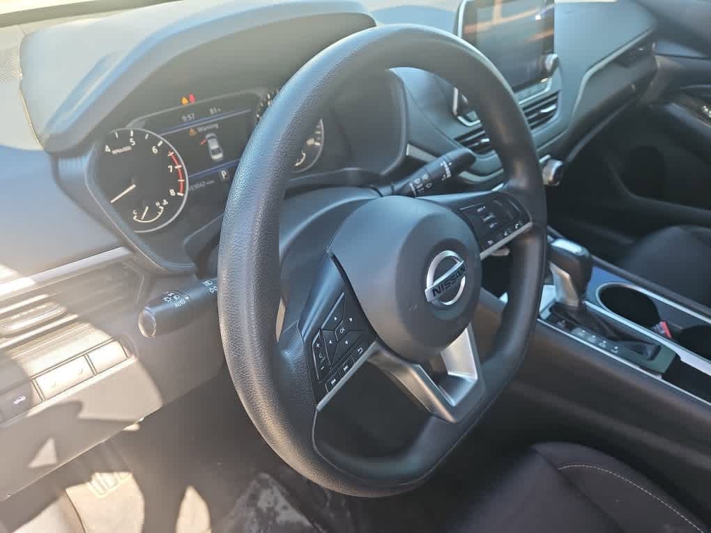 Used 2021 Nissan Altima 2.5 SV FWD image 2