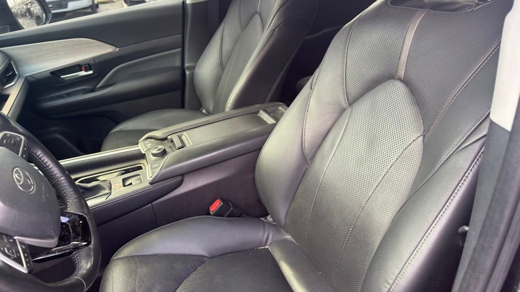 Used 2024 Toyota Grand Highlander AWD image 9