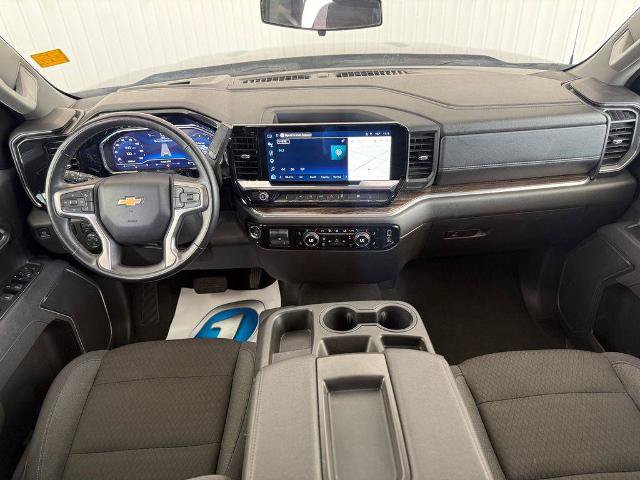 Used 2025 Chevrolet Silverado 1500 LT RWD image 4