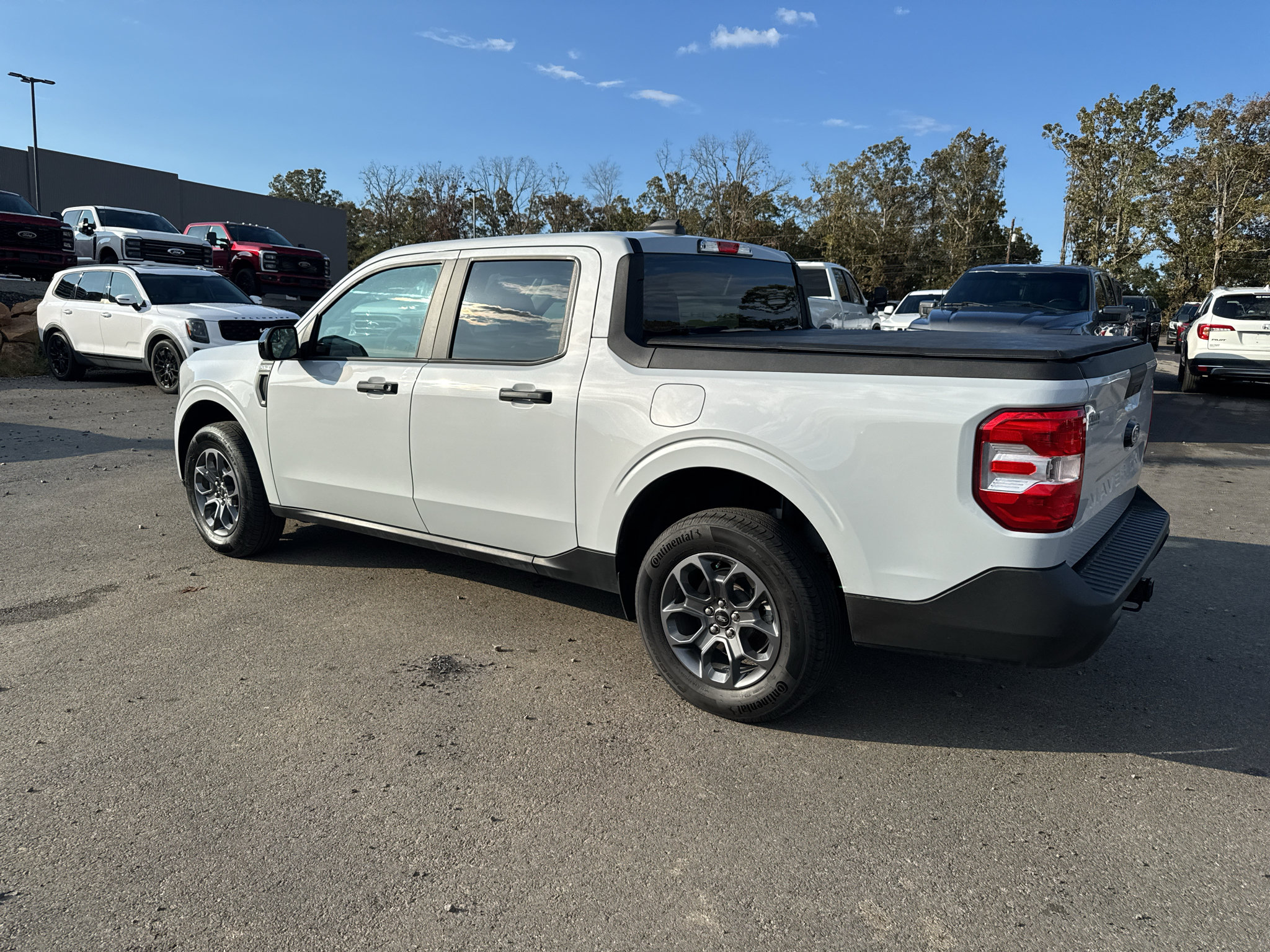 Certified 2025 Ford Maverick XLT w/ XLT Luxury Package AWD/4WD image 9