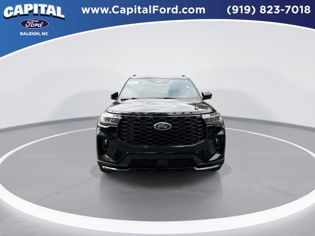 Certified 2025 Ford Explorer ST-Line w/ Premium Package AWD/4WD image 3