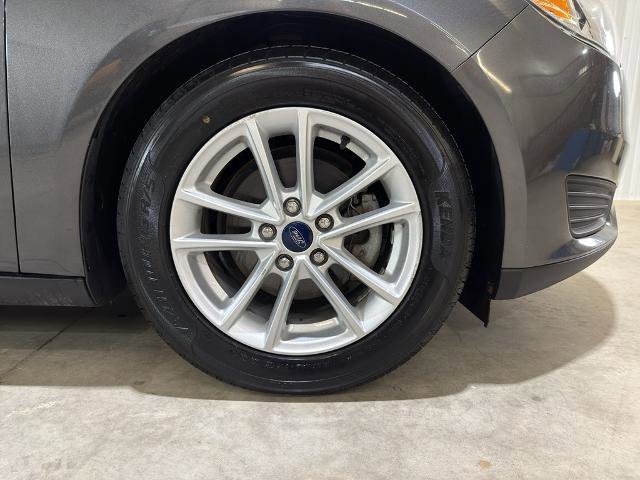 Certified 2017 Ford Focus SE image 28