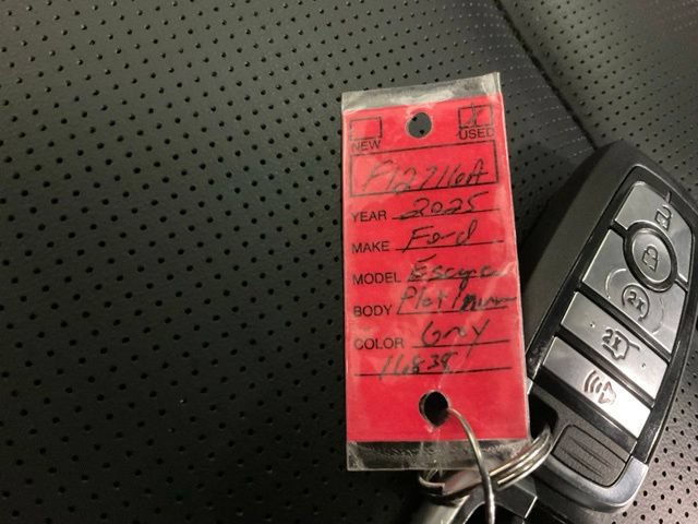 Certified 2025 Ford Escape Platinum AWD/4WD image 15
