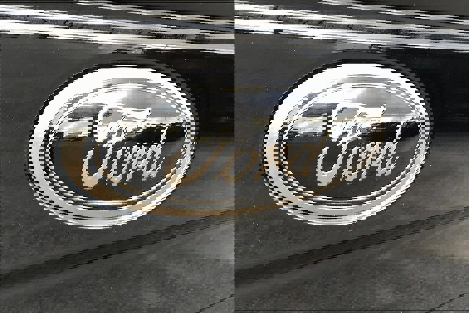 Certified 2022 Ford F350 Lariat w/ Black Appearance Package image 30