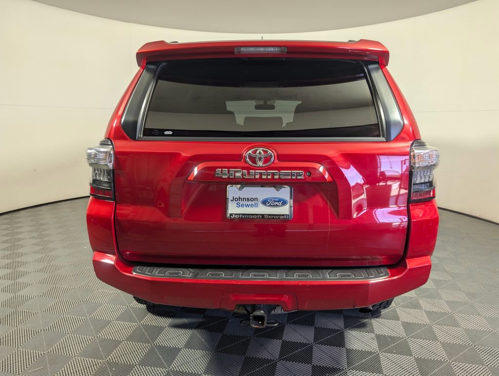 Used 2019 Toyota 4Runner SR5 image 3