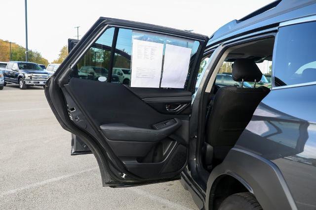 Used 2025 Subaru Outback Premium image 29