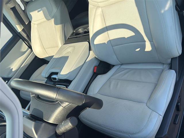 Certified 2025 Ford Expedition Max Platinum AWD/4WD image 12