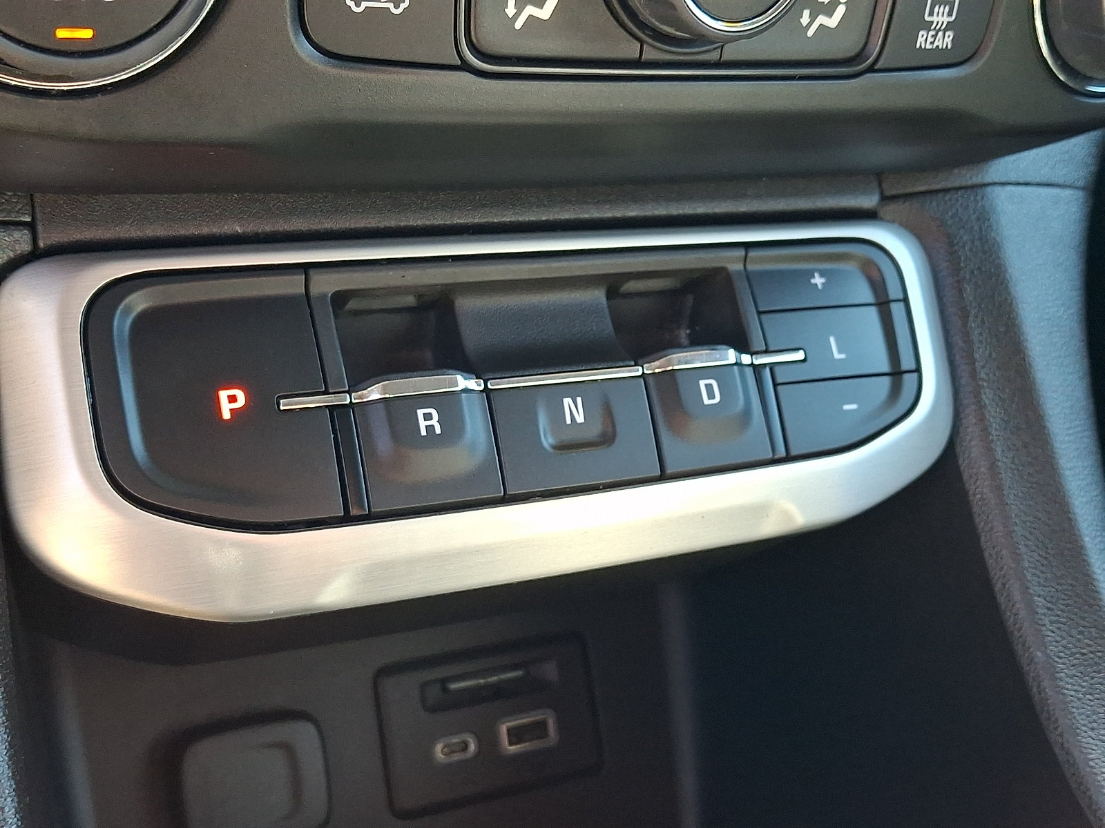 Used 2023 GMC Acadia SLT w/ Elevation Edition AWD/4WD image 15