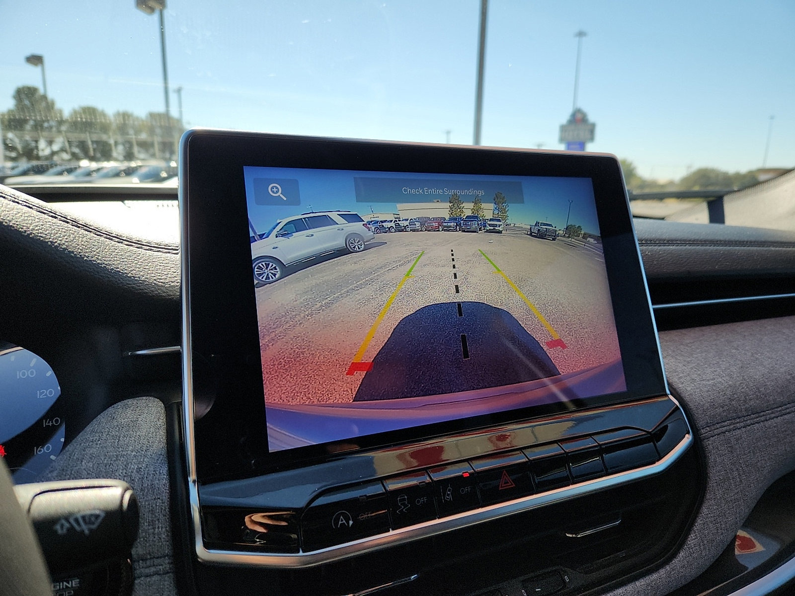 Used 2024 Jeep Compass Latitude image 11