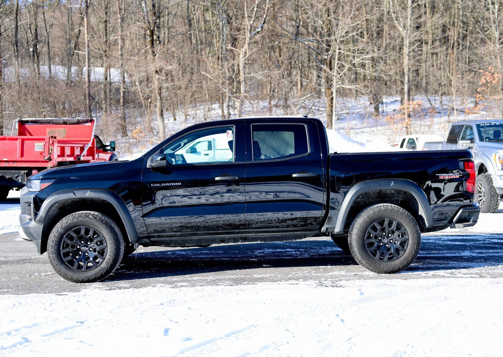 Used 2024 Chevrolet Colorado Trail Boss w/ Advanced Trailering Package image 2