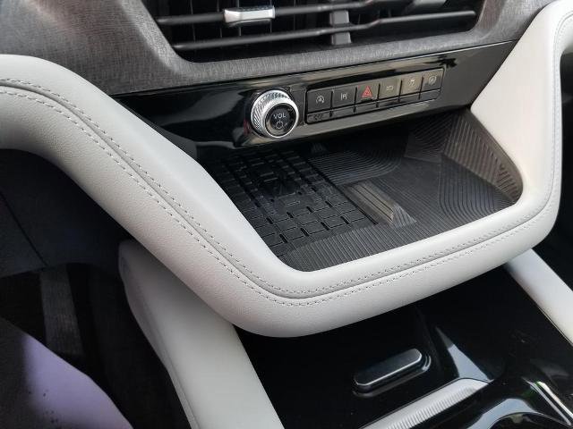 Certified 2025 Ford Explorer Platinum w/ Ultimate Package image 24