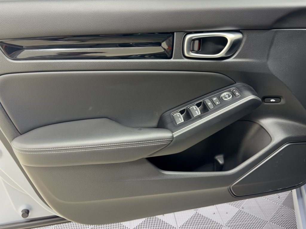 Used 2024 Honda Civic Touring image 14
