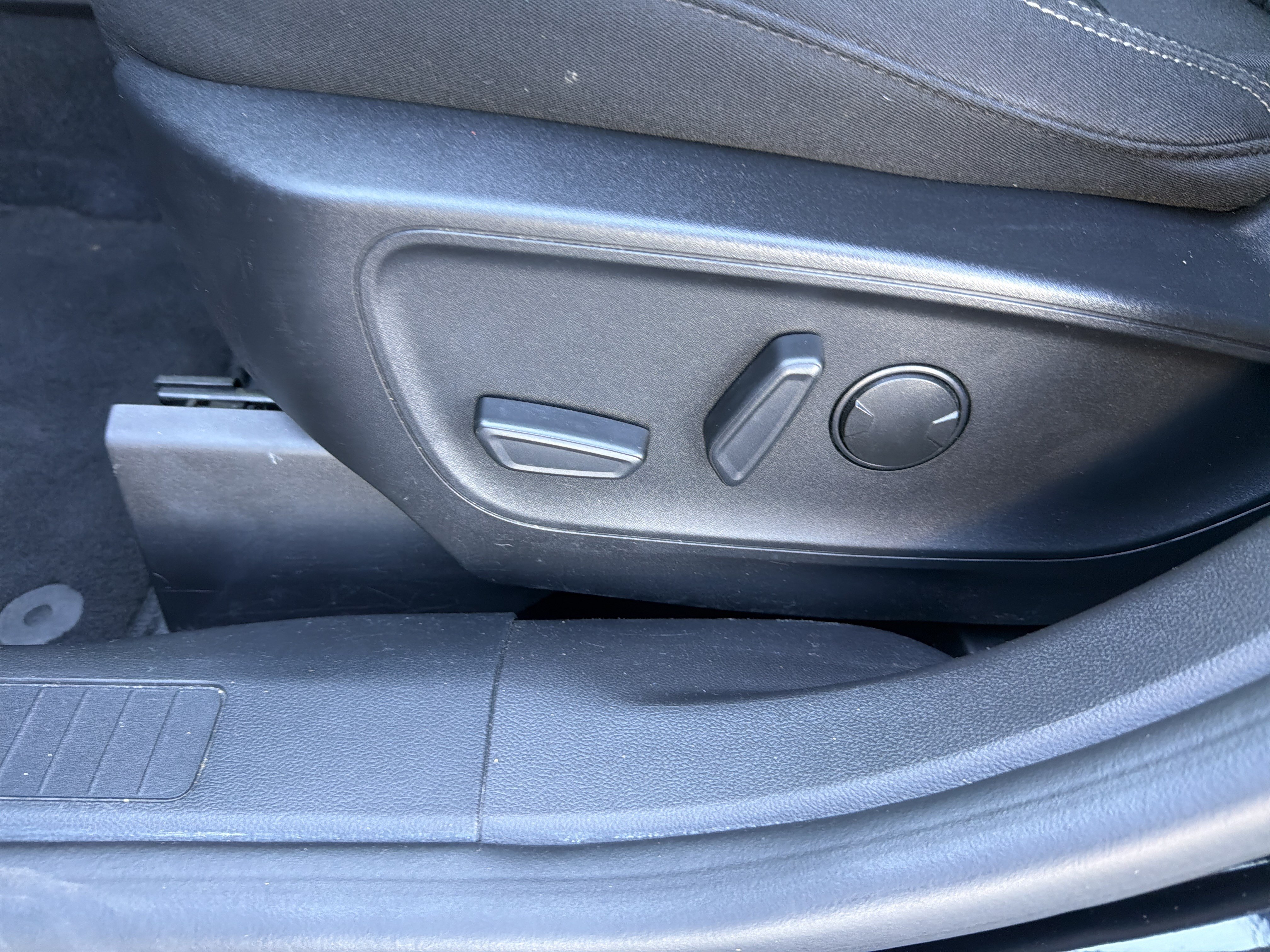 Certified 2023 Ford Escape Active AWD/4WD image 22