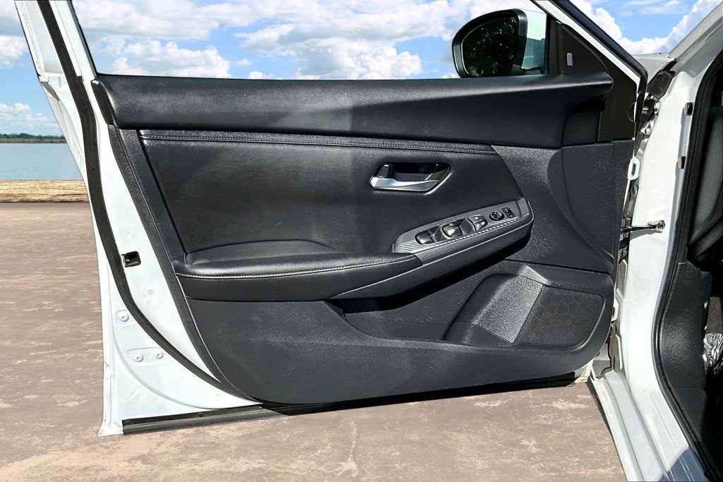 Used 2025 Nissan Sentra SV FWD image 22