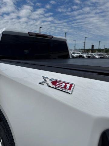 Used 2021 GMC Sierra 1500 SLT AWD/4WD image 8