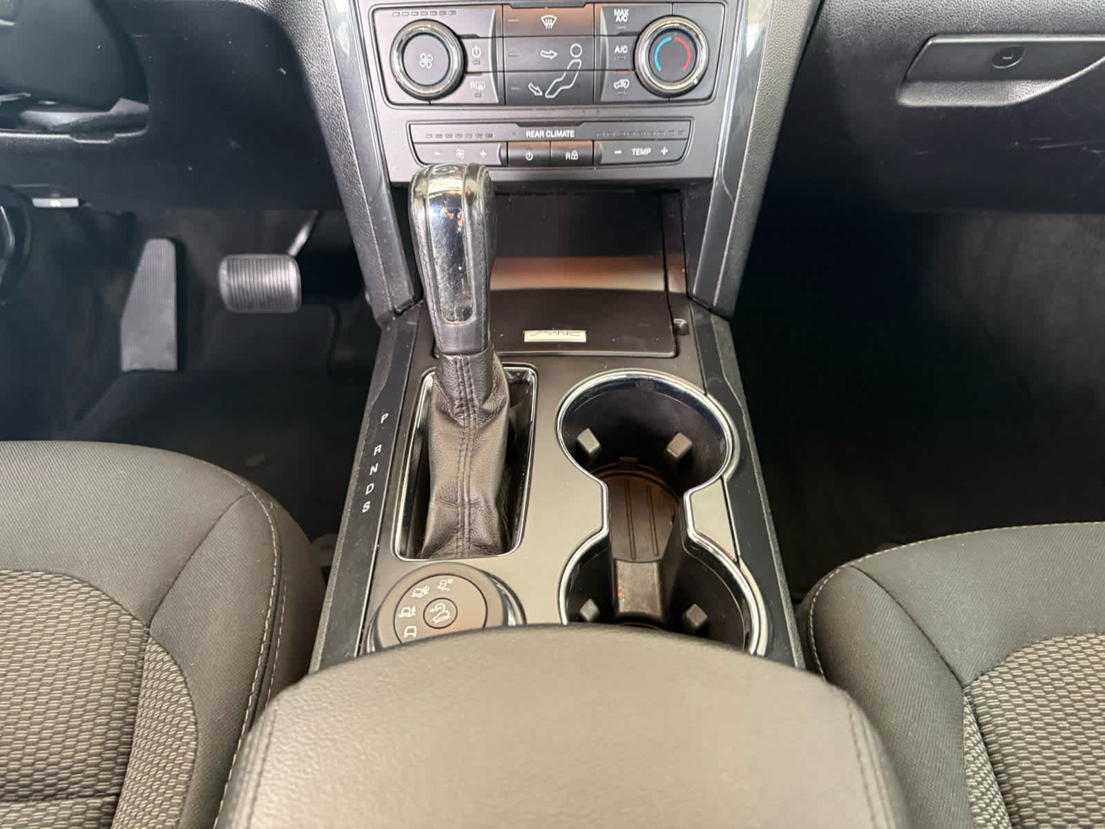 Certified 2017 Ford Explorer XLT AWD/4WD image 12