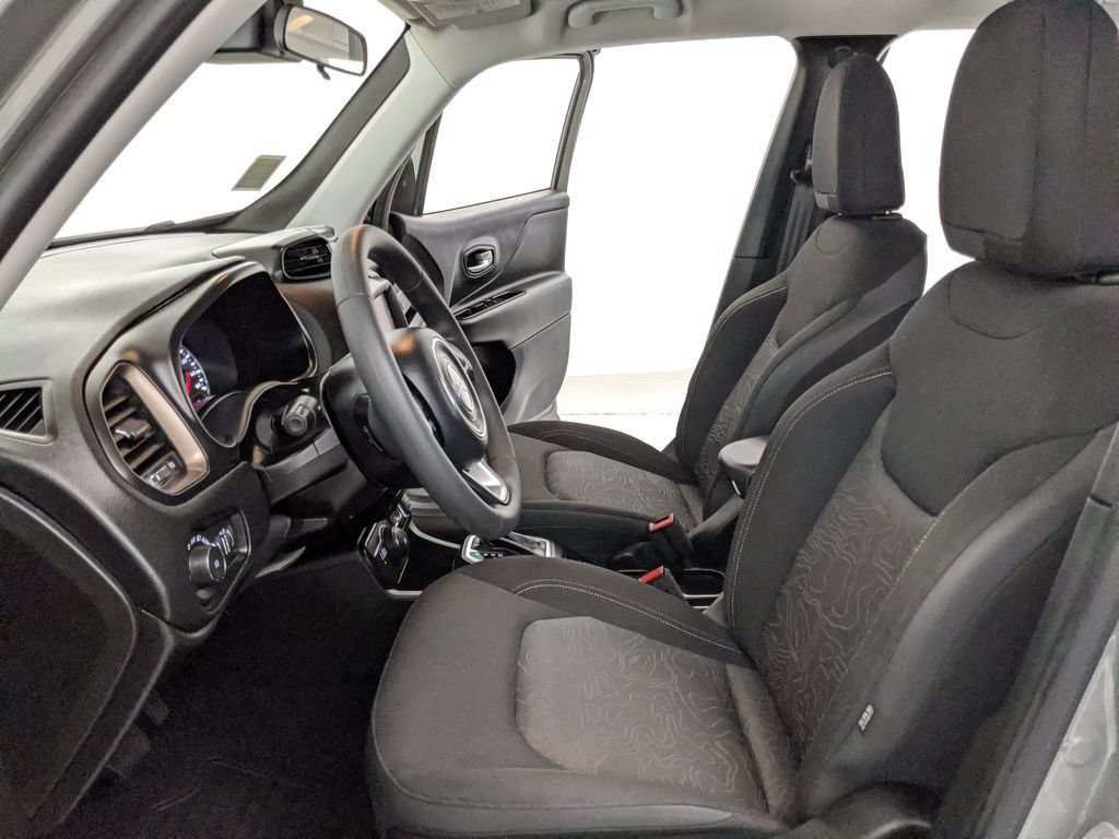 Used 2023 Jeep Renegade Latitude AWD/4WD image 17