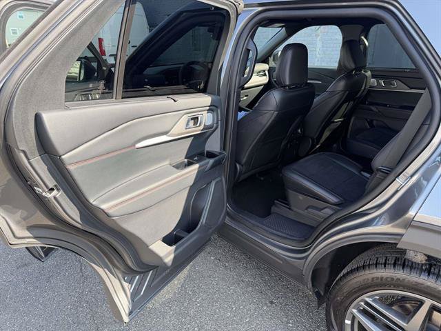 Certified 2025 Ford Explorer ST AWD/4WD image 18