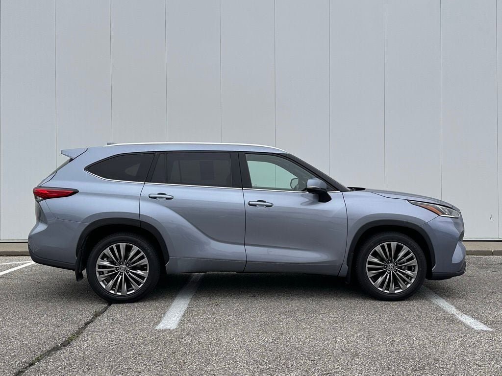 Used 2021 Toyota Highlander Platinum AWD/4WD image 7